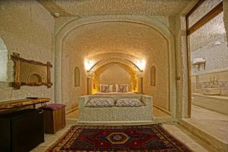 Risus Cave Suites - 106