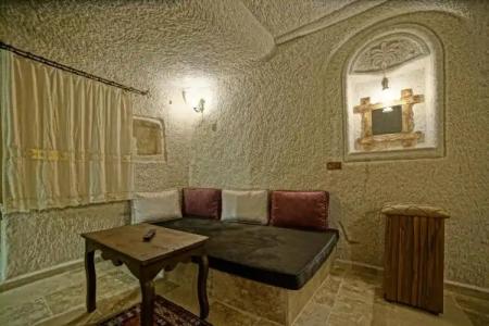 Risus Cave Suites - 120