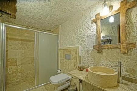Risus Cave Suites - 122