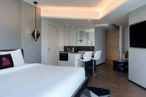 W Hotel, Amman