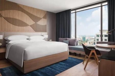 Courtyard by Marriott Phnom Penh - 3