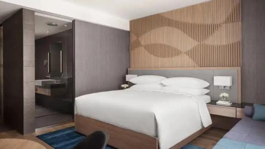Courtyard by Marriott Phnom Penh - 24