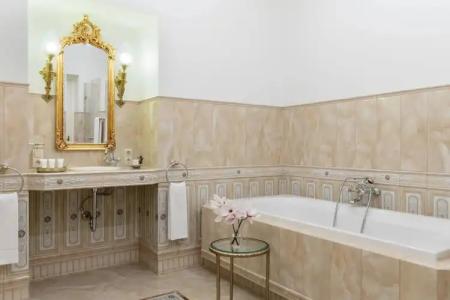 Schloss Lieser, Autograph Collection - 48