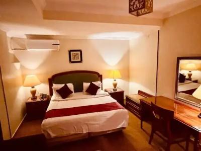 PYRAMIDS TOWER Inn - 63