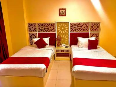 PYRAMIDS TOWER Inn - 43