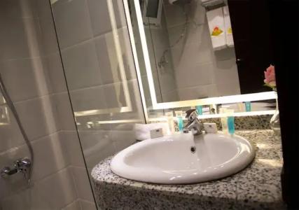 PYRAMIDS TOWER Inn - 90