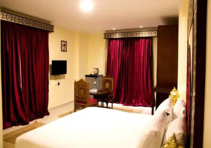 PYRAMIDS TOWER Inn - 98