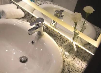 PYRAMIDS TOWER Inn - 89