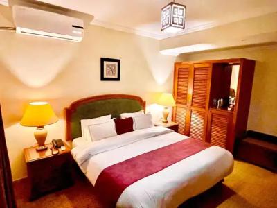 PYRAMIDS TOWER Inn - 36