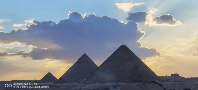 PYRAMIDS TOWER Inn - 46