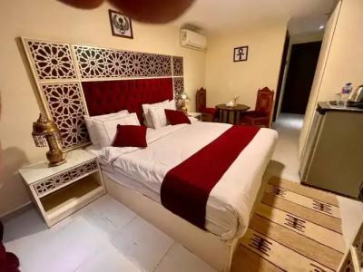 PYRAMIDS TOWER Inn - 72