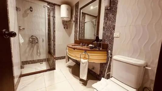 PYRAMIDS TOWER Inn - 120