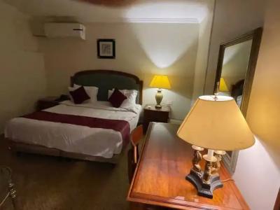 PYRAMIDS TOWER Inn - 71