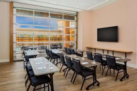 Hyatt House across from Universal Orlando Resort - 24