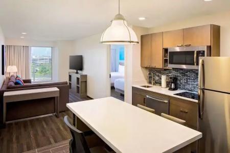 Hyatt House across from Universal Orlando Resort - 27