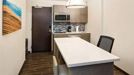 Hyatt House across from Universal Orlando Resort - 28