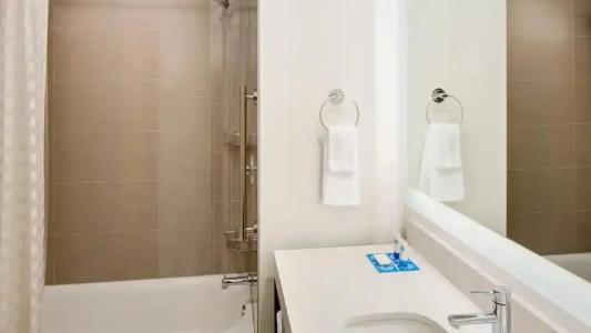 Hyatt House across from Universal Orlando Resort - 42