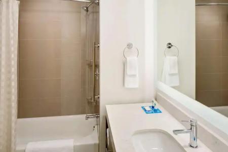 Hyatt House across from Universal Orlando Resort - 7