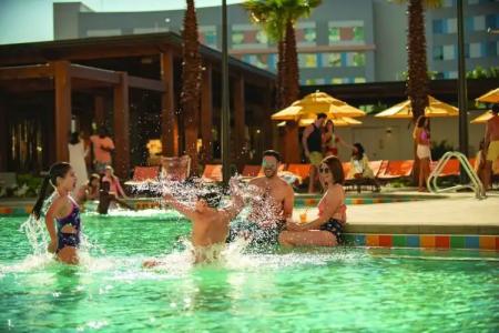 Universal’s Endless Summer Resort – Dockside Inn and Suites - 19