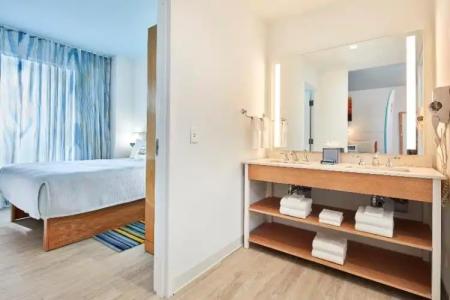 Universal’s Endless Summer Resort – Dockside Inn and Suites - 25