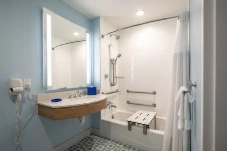 Universal’s Endless Summer Resort – Dockside Inn and Suites - 7