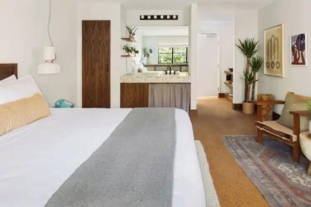 Silver Lake Pool & Inn - 30