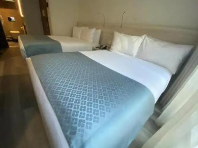 Wingate by Wyndham New York Midtown South/5th Ave - 13