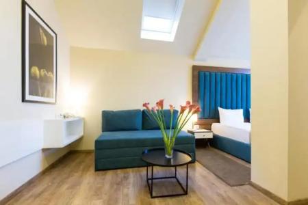 Marquise Garni - 124