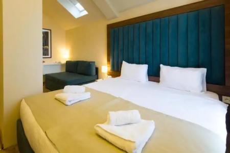 Marquise Garni - 127