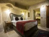 Deluxe Cave room