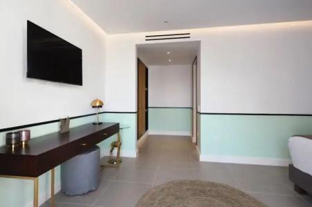 Alleys All-Suite & Spa - 111