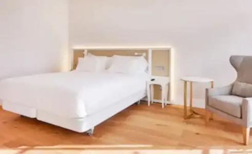 NH Collection Marseille - 81