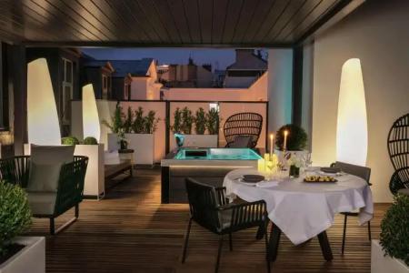 Niepce Paris, Curio Collection By Hilton - 19