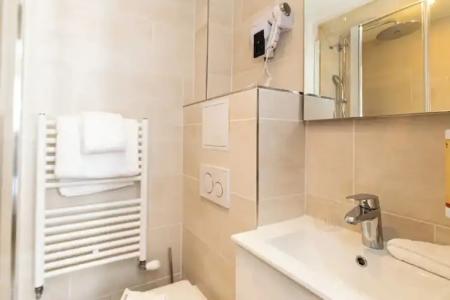 DE PARIS MONTPARNASSE - 77