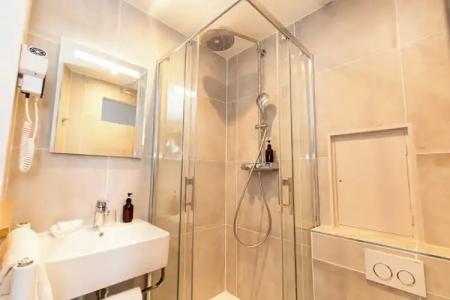 DE PARIS MONTPARNASSE - 81