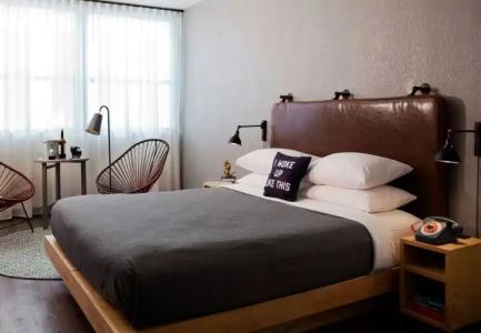 MOXY Seattle Downtown - 2