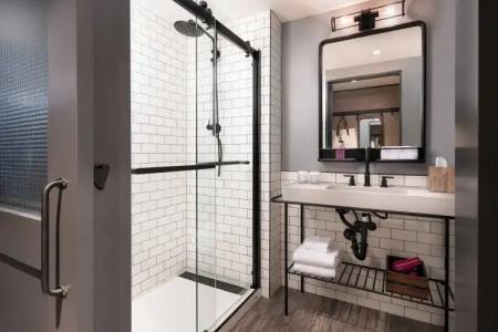 MOXY Seattle Downtown - 6