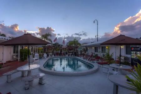 Green Seas Motel - 13