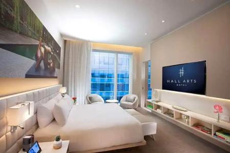 HALL Arts Dallas, Curio Collection by Hilton - 98