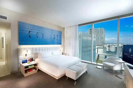 HALL Arts Dallas, Curio Collection by Hilton - 35