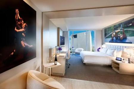 HALL Arts Dallas, Curio Collection by Hilton - 93