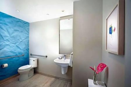 HALL Arts Dallas, Curio Collection by Hilton - 116