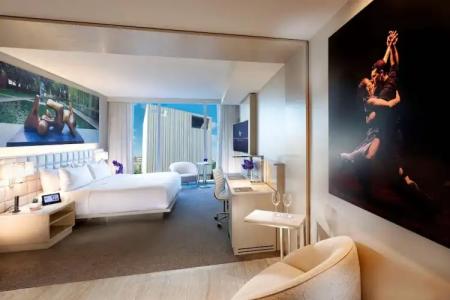 HALL Arts Dallas, Curio Collection by Hilton - 89