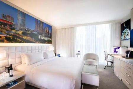 HALL Arts Dallas, Curio Collection by Hilton - 60