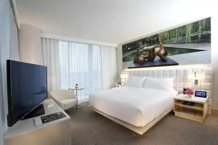 HALL Arts Dallas, Curio Collection by Hilton - 84