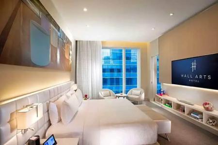 HALL Arts Dallas, Curio Collection by Hilton - 114