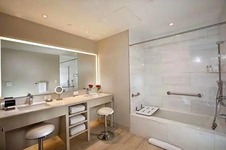 HALL Arts Dallas, Curio Collection by Hilton - 85