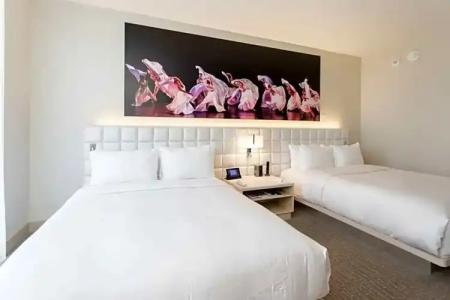 HALL Arts Dallas, Curio Collection by Hilton - 67