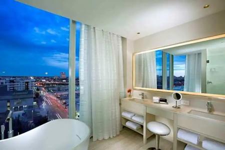 HALL Arts Dallas, Curio Collection by Hilton - 36