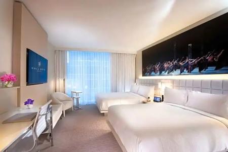 HALL Arts Dallas, Curio Collection by Hilton - 68